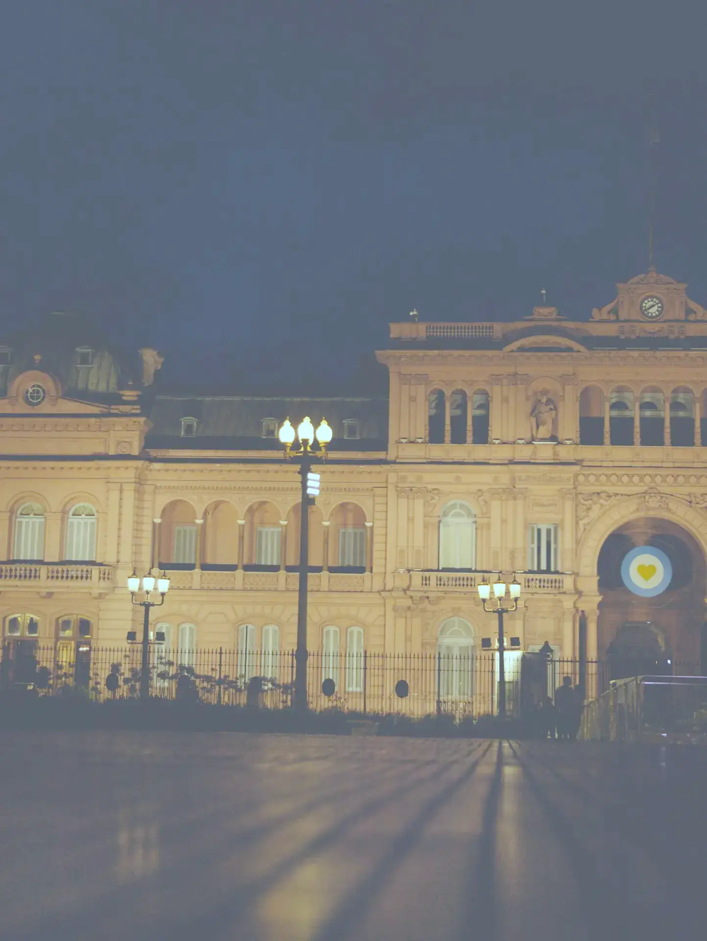 Casa Rosada iluminada de noche